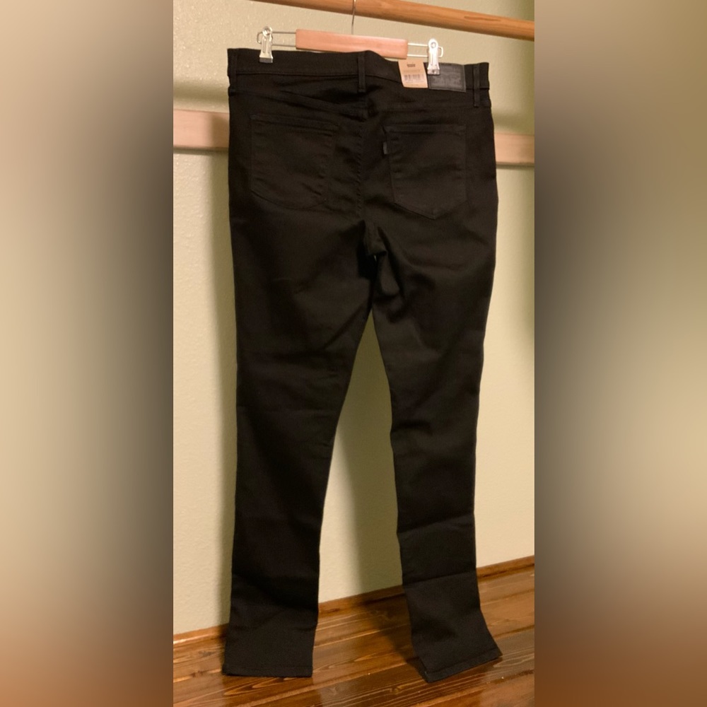 Black Levi's 311 Shaping Skinny